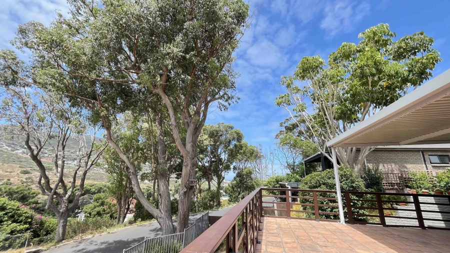 3 Bedroom Property for Sale in Glencairn Western Cape